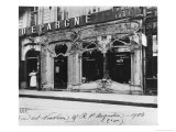 Shop Window, Paris, 1904 Giclee Print