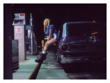 Gas Station Pin Up Girl Poster Lámina giclée por David Perry