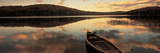 Water and Boat, Maine, New Hampshire Border, USA Photographie par Panoramic Images 