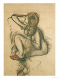 Woman Combing Her Hair Lámina giclée por Edgar Degas Woman Combing Her Hair Lámina giclée por Edgar Degas