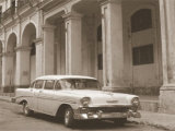 Car In Front of Pillared Building Arte por Nelson Figueredo