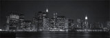 Manhattan la nuit Affiches par Nelson Figueredo