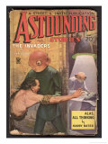 Aliens Examining an Abducted Female While Her Companion is Powerless to Prevent It Giclee-trykk av Howard V. Brown