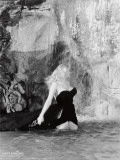 Anita Ekberg in La Dolce Vita Affiches par Pierluigi Praturlon
