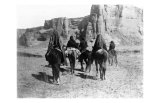 Navajo on Horseback Lámina giclée por Edward S. Curtis