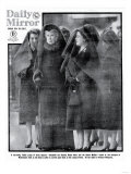 A Sorrowing Family Group of Three Queens Reproduction procédé giclée