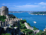 Fatih Bridge, Crossing the Bosphorus, from Rumeli Hisari Fortress, Istanbul, Istanbul, Turkey Fotografisk tryk af Diana Mayfield
