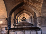 Khaju Bridge, Esfahan, Iran Lámina fotográfica por John Borthwick Khaju Bridge, Esfahan, Iran Lámina fotográfica por John Borthwick