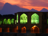 Khaju Bridge, Built in 1650 by Shah Abbas, Esfahan, Esfahan, Iran Photographie par Mark Daffey