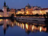 Lights Reflecting on Vltava River at Smetanova Embankment, Prague, Czech Republic Photographie par Richard Nebesky