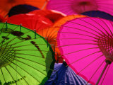 Izzet Keribar - Umbrellas from Baw Sang, Chiang Mai, Thailand Fotografická reprodukce
