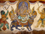 Frescoes on Walls of Inner Courtyard, Brihadishwara Temple, Thanjavur, India Impressão fotográfica por Eddie Gerald Frescoes on Walls of Inner Courtyard, Brihadishwara Temple, Thanjavur, India Impressão fotográfica por Eddie Gerald