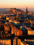 Castillo de Edimburgo y la Ciudad Vieja vistas desde Arthur's Seat, Edimburgo, (Reino Unido) Lámina fotográfica por Jonathan Smith