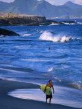 Surfer Walking on Diabo Beach, Ipanema, Rio De Janeiro, Brazil Lámina fotográfica por John Maier Jr. Surfer Walking on Diabo Beach, Ipanema, Rio De Janeiro, Brazil Lámina fotográfica por John Maier Jr.