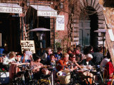 People Sitting Outside Cafe on Piazza Navona, Rome, Lazio, Italy Photographie par Christopher Groenhout