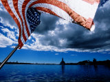 American Flag and Uss Missouri at Pearl Harbour, USA Fotoprint van Holger Leue American Flag and Uss Missouri at Pearl Harbour, USA Fotoprint van Holger Leue