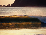 Back Lit Wave off Inishowen, Ireland Photographie par Gareth McCormack