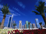 Skyline with Flowers in Foreground, Shiek Zayed Rd, Dubai, United Arab Emirates Photographie par Phil Weymouth