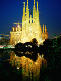 Temple Expiatori De La Sagrada Familia at Night, Barcelona, Catalonia, Spain Lámina fotográfica por Christopher Groenhout