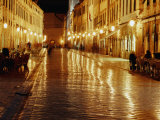 People Sitting at Tables on Placa at Night, Dubrovnik, Croatia Photographie par Richard Nebesky