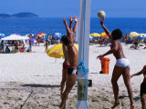 Game of Beach Volleyball, Ipanema Beach, Rio De Janeiro, Brazil Lámina fotográfica por John Maier Jr.