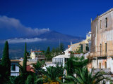 Mt. Etna as Seen from Taormina, Taormina, Sicily, Italy Fotografie-Druck von Martin Lladã³