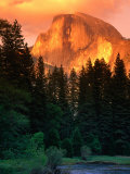 Half Dome Seen from Sentinel Bridge Over Merced River, Yosemite National Park, USA Photographie par John Elk III