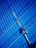 The Cn Tower Reflected in a Skyscraper, Toronto, Ontario, Canada Photographie par Neil Setchfield