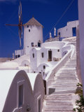 Whitewashed Steps Leading Up to Old Village Windmill, Oia, Santorini Island, Greece Fotografisk trykk av Diana Mayfield