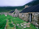 Abandoned Houses in Village of Hirta, St. Kilda, Western Isles, Scotland Photographie par Grant Dixon