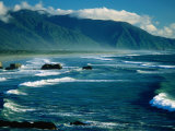 Surf with Mountains in Background, Near Greymouth, Greymouth, New Zealand Photographie par Dennis Johnson