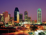 City Skyline Illuminated at Dusk, Dallas, United States of America Fotografisk tryk af Richard Cummins City Skyline Illuminated at Dusk, Dallas, United States of America Fotografisk tryk af Richard Cummins