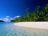 Playa tropical, Islas Cook Lámina fotográfica por Peter Hendrie Playa tropical, Islas Cook Lámina fotográfica por Peter Hendrie