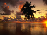 Sunrise Over Aitutaki Lagoon, Aitutaki, Southern Group, Cook Islands Fotografie-Druck von Peter Hendrie