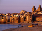 Old Buildings Lining Waterfront and Beach, Cefalu, Sicily, Italy Photographie par Stephen Saks