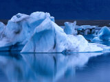 Jokullsarlon Lagoon Containing Icebergs from Breidamerkurjokull Glacier, Austurland, Iceland Photographie par Grant Dixon
