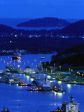 High Angle View of the Miraflora Locks at Dusk, Miraflores Locks, Panama Fotografie-Druck von Alfredo Maiquez