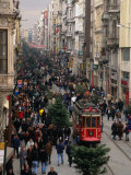 Istiklal Caddesi, Beyoglu, Istanbul, Turkey Photographie par Izzet Keribar