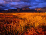 Mission Mountains at Sunset in the Flathead Indian Reservation, Montana, USA Photographie par Gareth McCormack