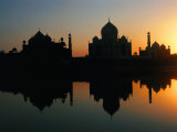17th Century Taj Mahal Reflected in Yanuna River, Agra, Uttar Pradesh, India Photographie par Richard I'Anson