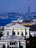 Bosphore, clocher et palais de Dolmabahçe, Istanbul, Turquie Photographie par Izzet Keribar