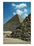 The Pyramid of Pharaoh Chefren Has Preserved a Large Part of Its Limestone Casing Near the Top Lámina giclée