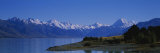 Lake in Front of a Mountain Range, Lake Pukaki, Mt. Cook, Southern Alps, New Zealand Photographie par Panoramic Images 