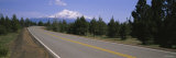 Empty Road Passing through a Landscape, Mt. Shasta, California, USA Lámina fotográfica por Panoramic Images Empty Road Passing through a Landscape, Mt. Shasta, California, USA Lámina fotográfica por Panoramic Images