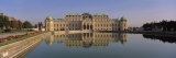 Manmade Lake Outside a Vintage Building, Belvedere Palace, Vienna, Austria Lámina fotográfica por Panoramic Images
