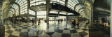 Passengers at an Airport, O'Hare Airport, Chicago, Illinois, USA Lámina fotográfica por Panoramic Images Passengers at an Airport, O'Hare Airport, Chicago, Illinois, USA Lámina fotográfica por Panoramic Images