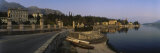 Boats on the Coast, Lombardy, Lake Como, Italy Lámina fotográfica por Panoramic Images Boats on the Coast, Lombardy, Lake Como, Italy Lámina fotográfica por Panoramic Images