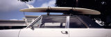 Surf Board on Roof of Car, California, USA Reprodukcja zdjęcia autor Panoramic Images Surf Board on Roof of Car, California, USA Reprodukcja zdjęcia autor Panoramic Images