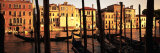 Gondolas in a Canal, Venice, Italy Lámina fotográfica por Panoramic Images Gondolas in a Canal, Venice, Italy Lámina fotográfica por Panoramic Images