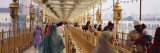 Group of People Walking on a Bridge over a Pond, Golden Temple, Amritsar, Punjab, India Lámina fotográfica por Panoramic Images Group of People Walking on a Bridge over a Pond, Golden Temple, Amritsar, Punjab, India Lámina fotográfica por Panoramic Images